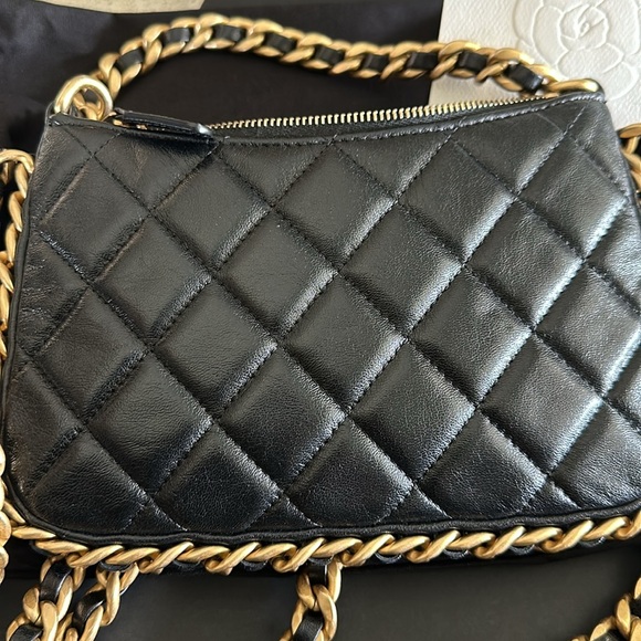 Chanel handbag - Picture 14 of 17